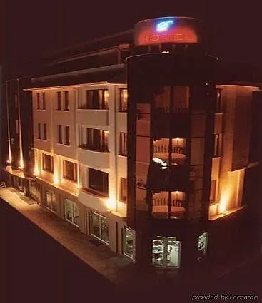 дафи 3*